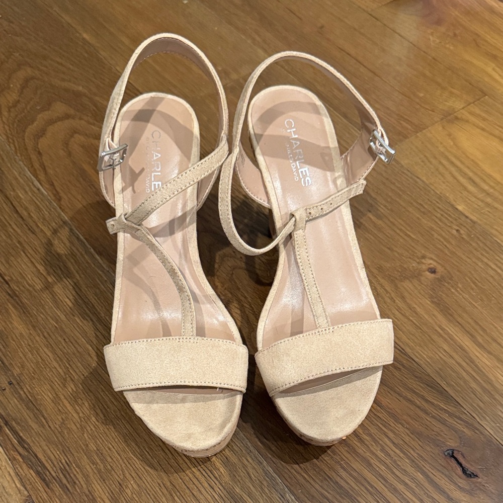Charles David Beige Strappy Sandals size 8